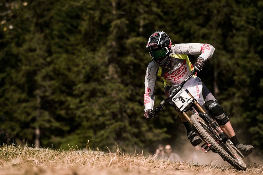 Greg Minaar shredding smoothly. Photo: Bartek Wolinski/Red Bull Content Pool.