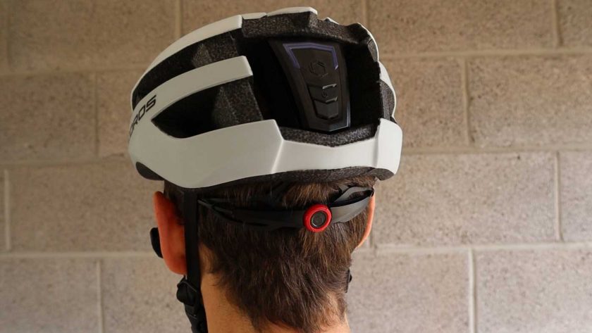 Fit adjustment dial and taillight on the Coros SafeSound Road helmet