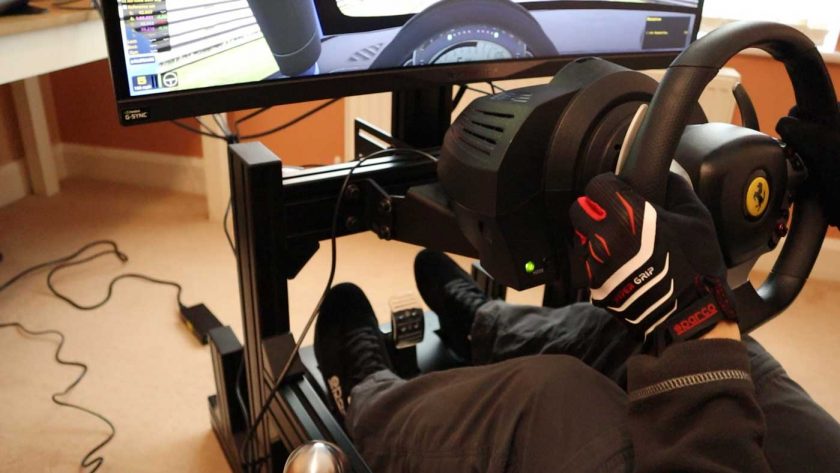 Thrustmaster TX wheel mounted on the Sim-Lab GT1 Evo cockpit