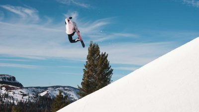 Kelly Clark snowboarding