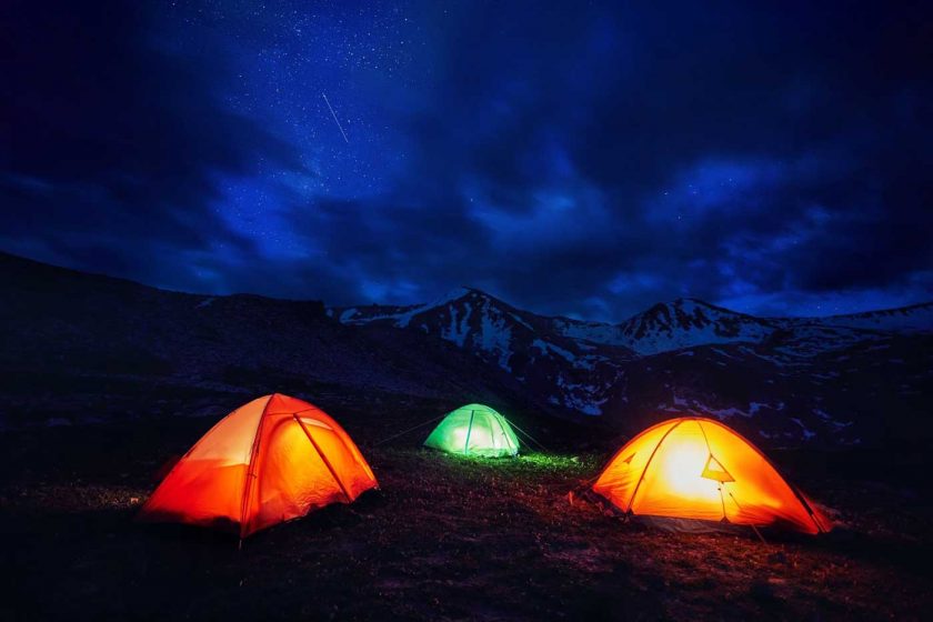 Camping hack 5: Create a lantern with a headlamp in a gallon of water