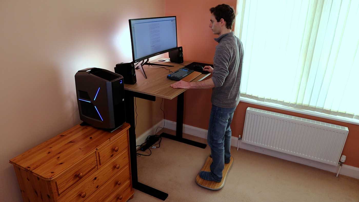 Using the Fully standing desk alongside the Fluidstance balance board