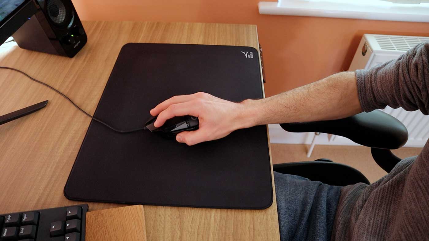 The desktop of the Fully Remi is super smooth for writing and gaming