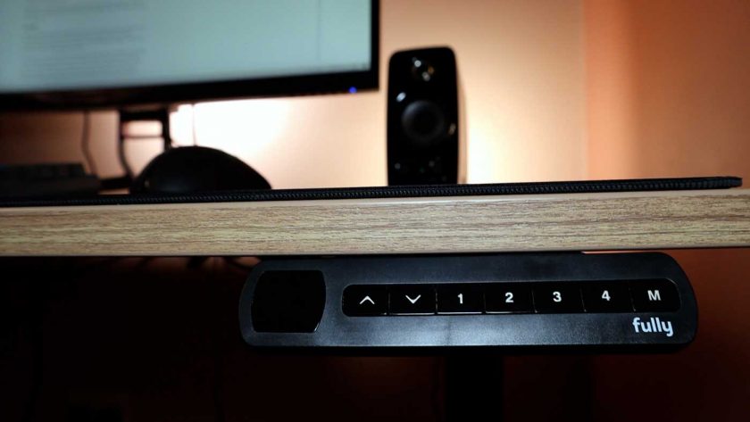 The memory handset of the Fully Remi is an older model but has the same feature-set as the OLED handset of the Jarvis