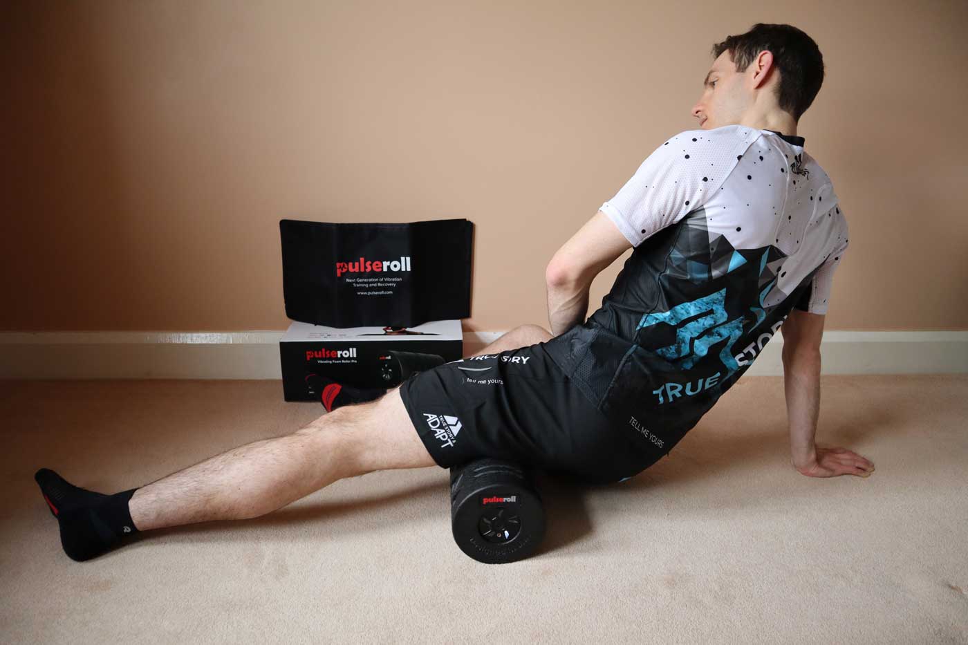 Working the inside quads with the Pulseroll Vibrating Foam Roller Pro