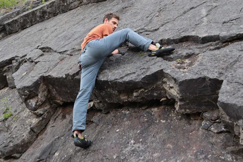 Bouldering with the Coros Vertix 2 carabiner
