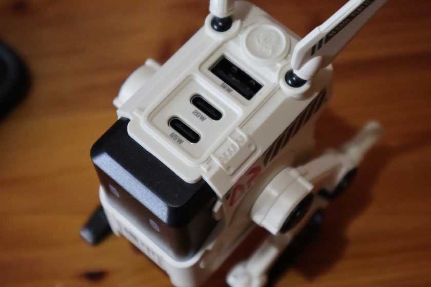 The three USB charging ports accessible on the top of the GravaStar Alpha65