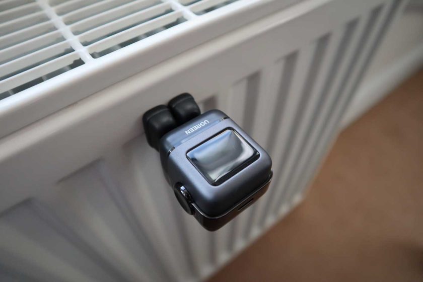 Ugreen Nexode RG magnetically attached to desk-side radiator